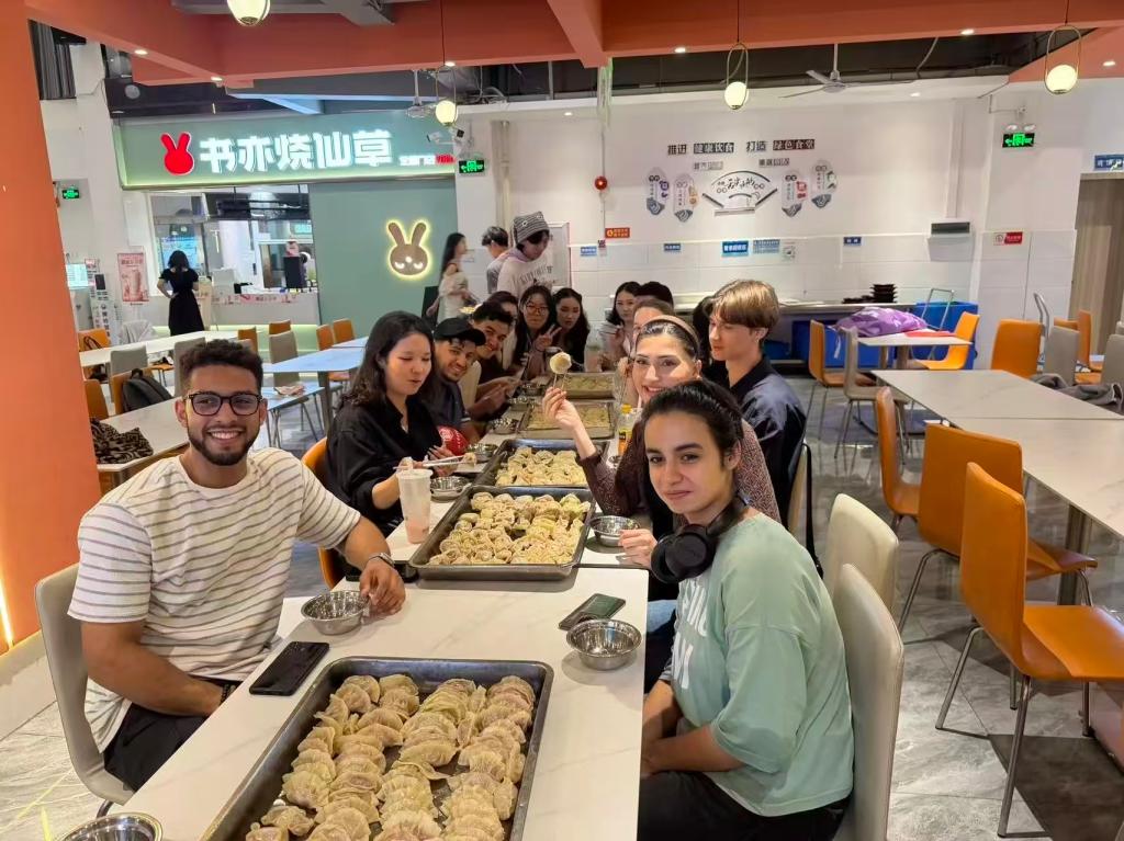 感知中国·温暖冬日——中外学生文化交流沙龙