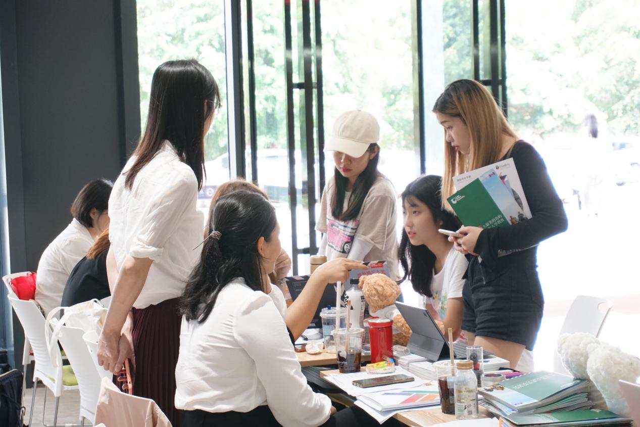 0 distance from the world丨IHE II hosts an education fair for overseas institutions!